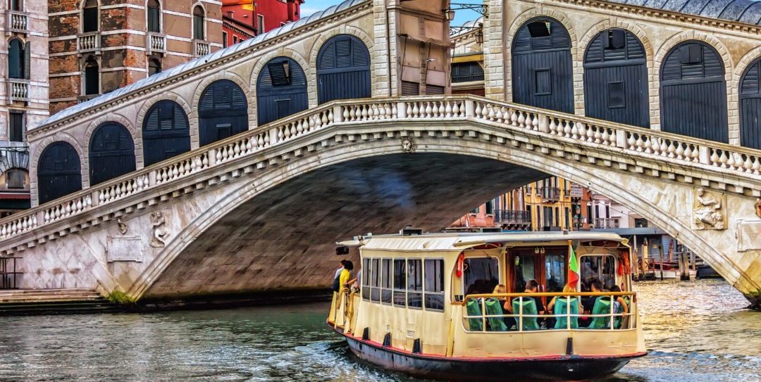 Elektrische Wasserbusse – Zukunft des öffentlichen Verkehrs in Venedig?